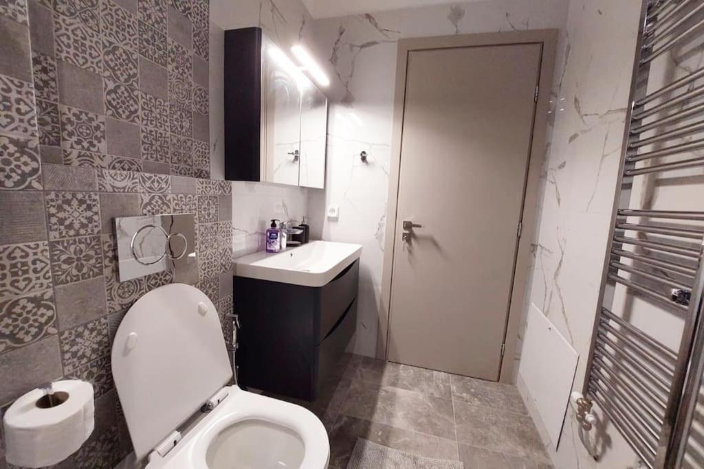 Newly Built Apartment *